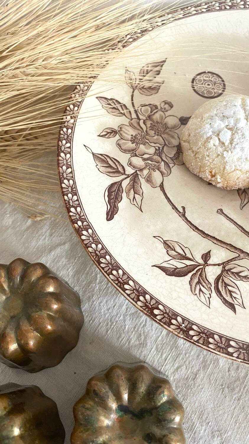 Marguerite ironstone cake stand on foot