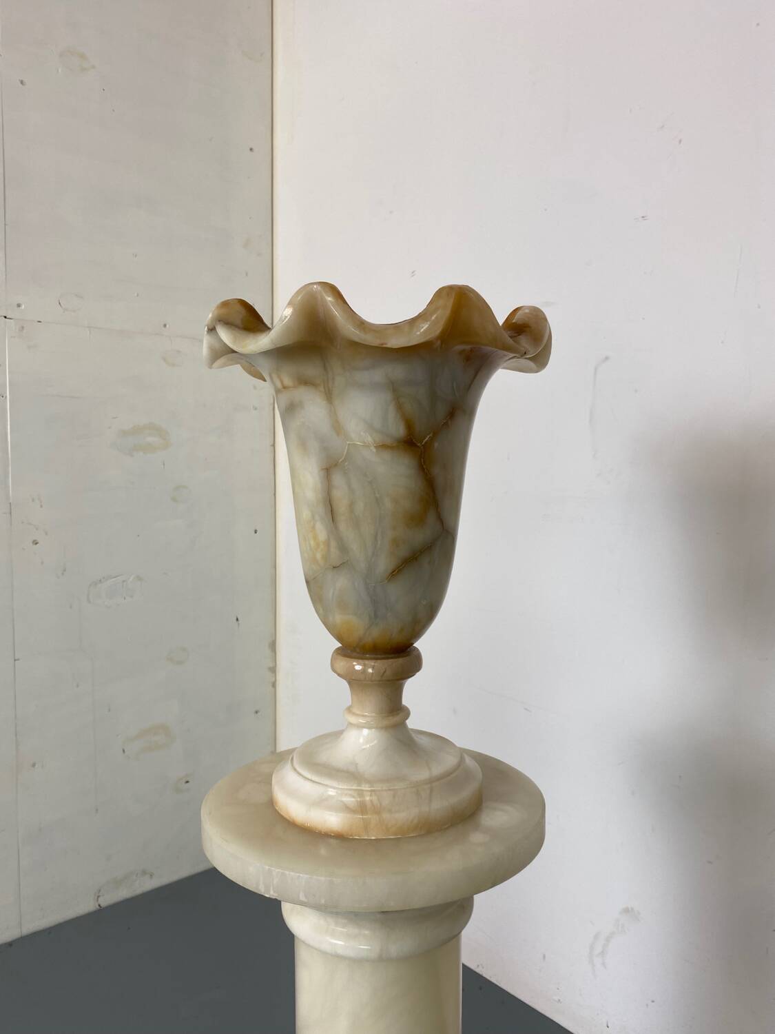 Vintage Spanish Alabaster Pedestal Column with Original Vase, 1970s, Set of 2