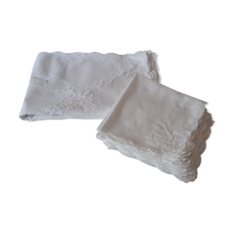 Nappe et serviettes anciennes brodées
