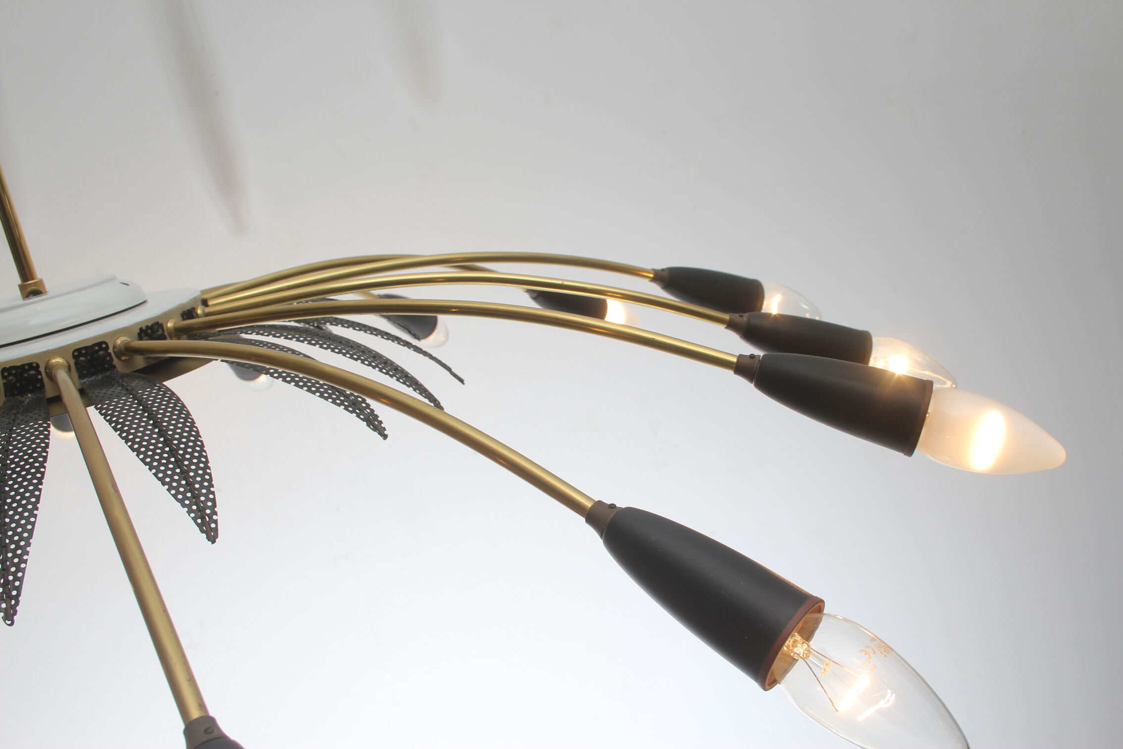 1950s chandelier in brass for 16 bulbs, diameter 100cm