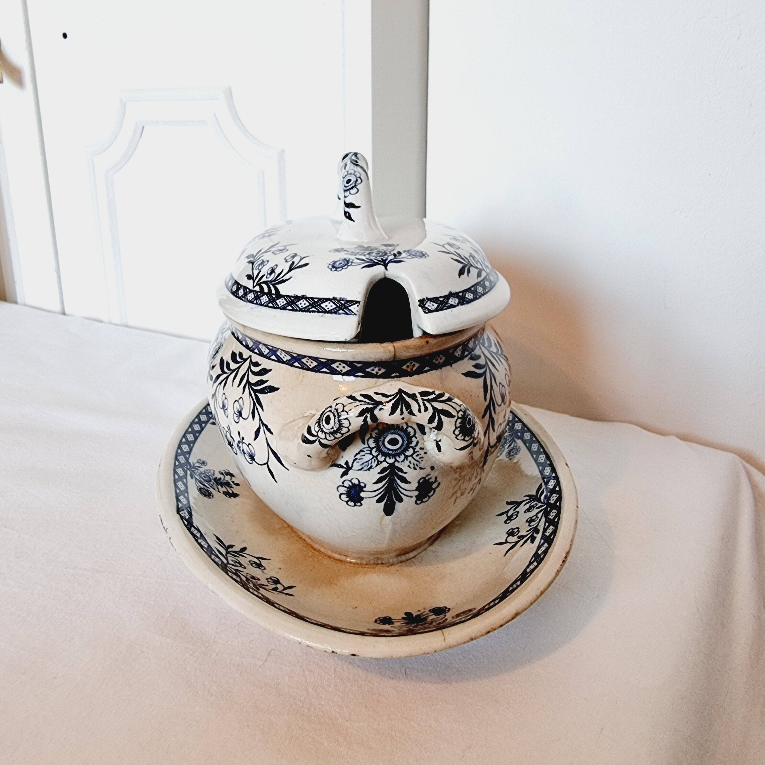 Antique Saucer Boat in Blue and White Porcelain with Floral Decor from France, 19th century