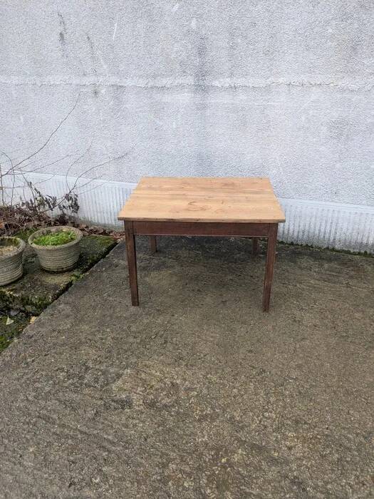 Low farmhouse table