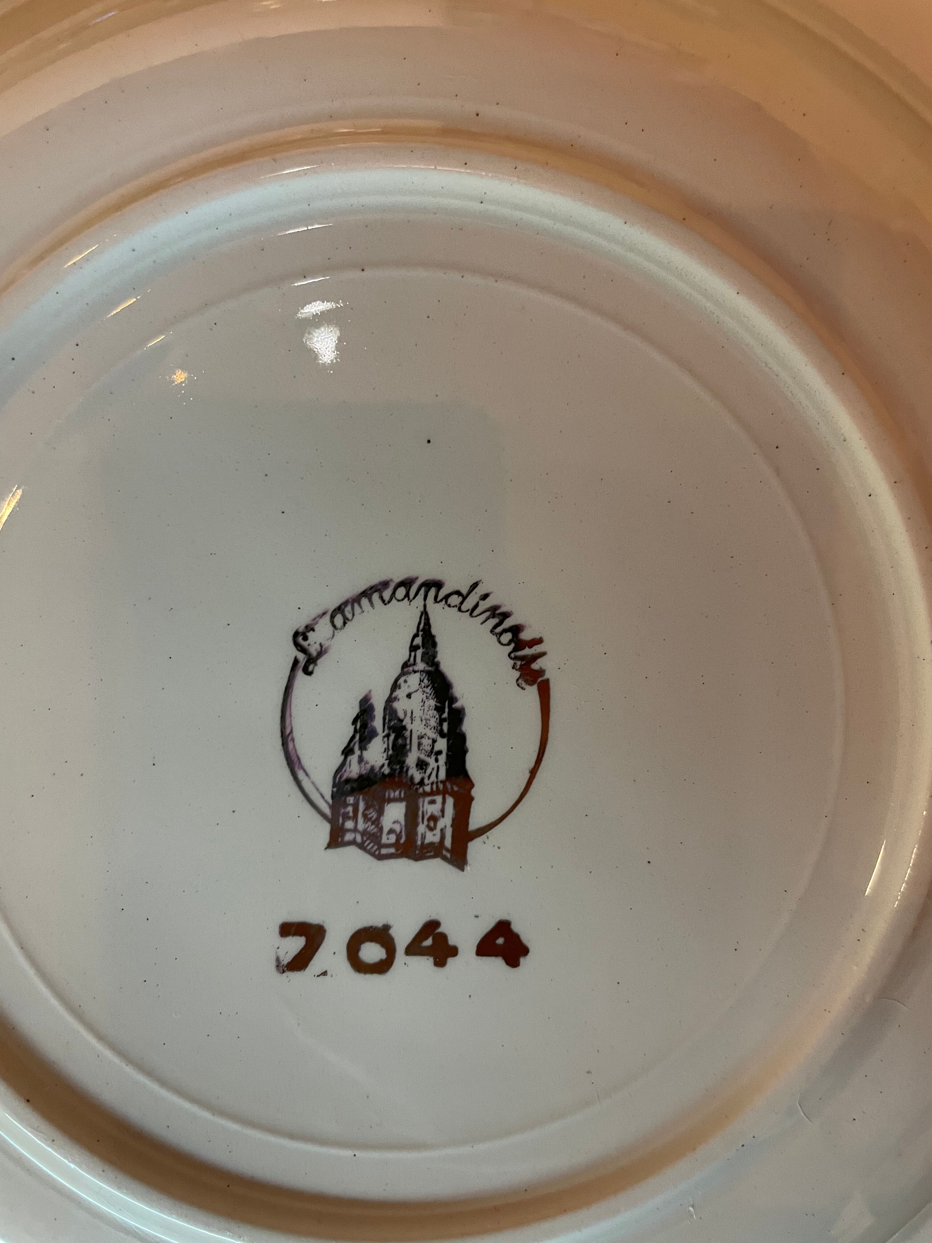 6 off-white and golden Amandinoise plates