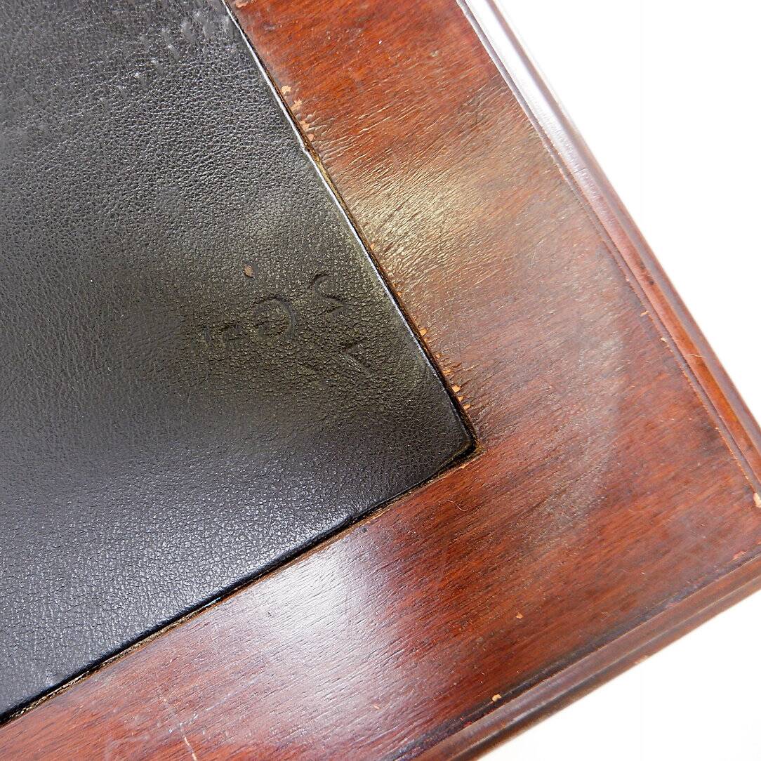 Table d'appoint en bois dur et bibliothèque tournante Vintage Sheraton Revival