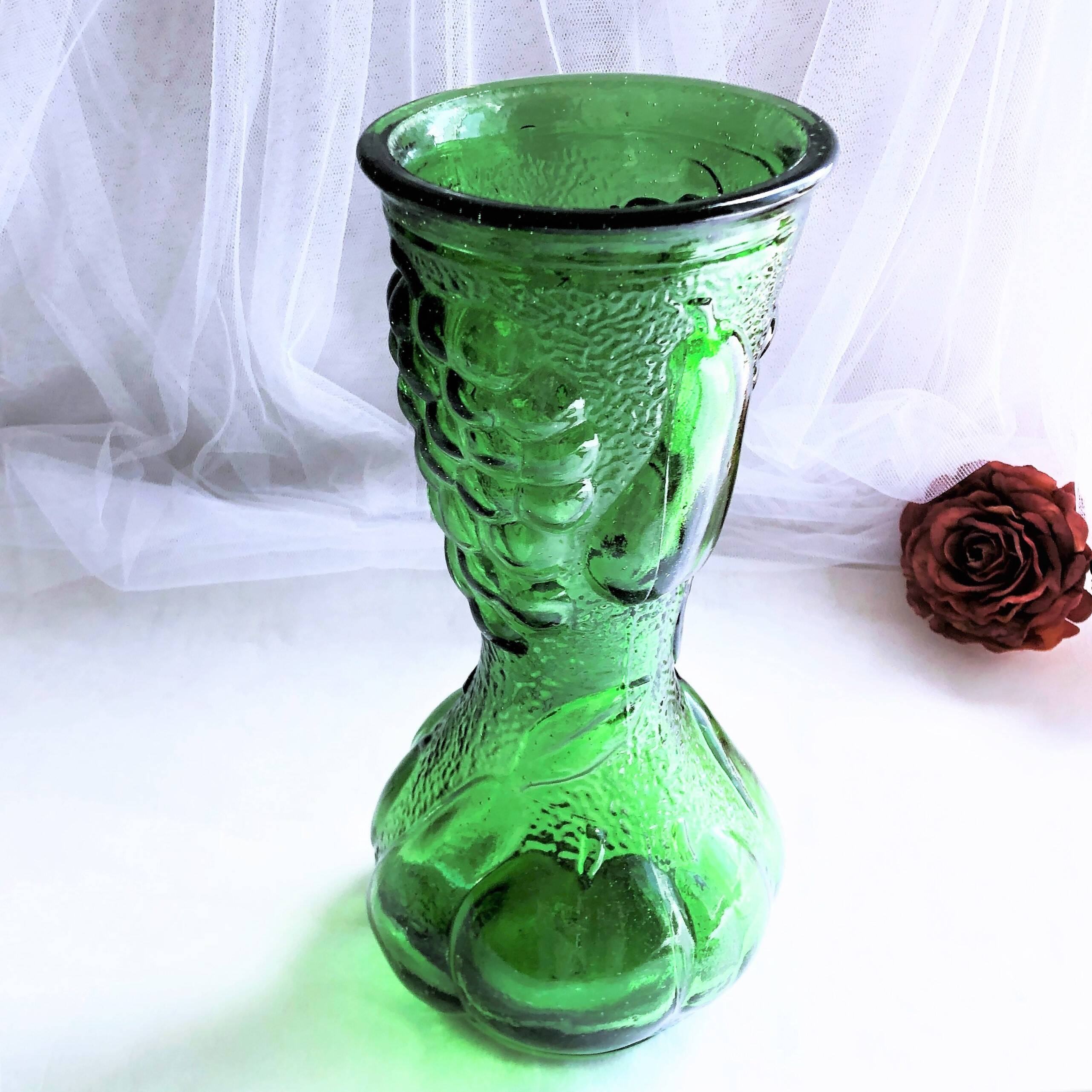 Large green glass vase from vintage Empoli Italy