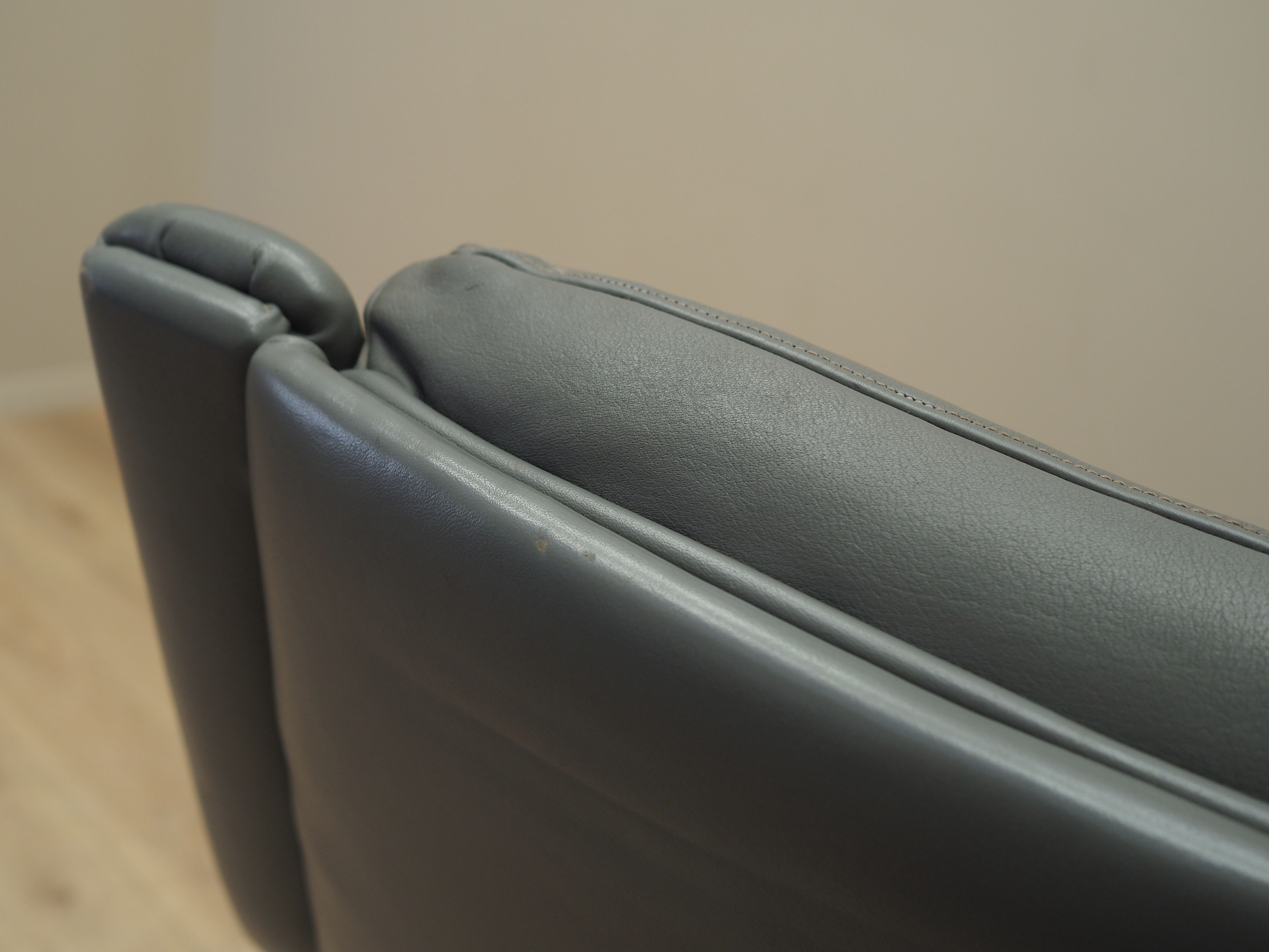Grey leather swivel armchair, Danish design, 1960s, designer: Geoffrey Harcourt, manufacturer: Artif
