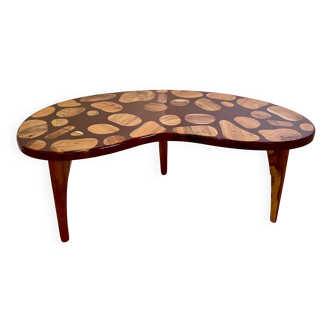 Table basse, Design année 70, Artiste: " Vino Di Travolta", bois et résine