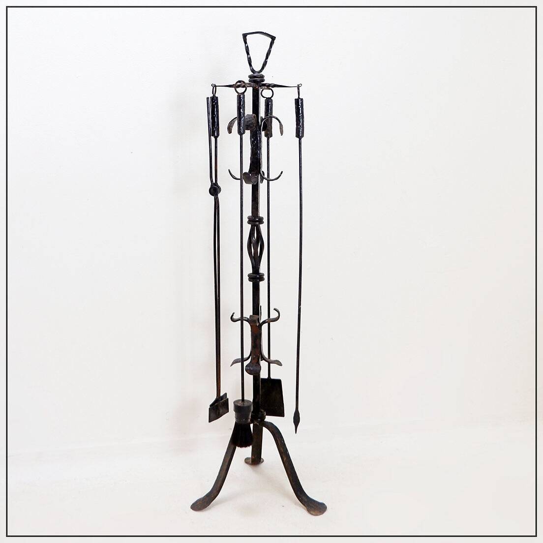 Large Wrought Iron Hammered Fireplace Tool Set: H 127cm