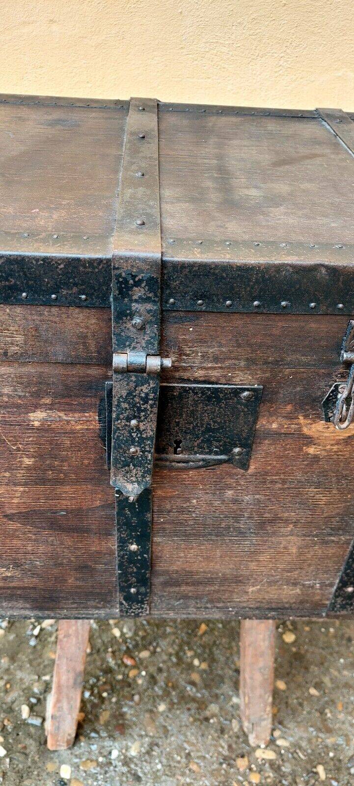 Small oak safe with iron reinforcements, 19th century