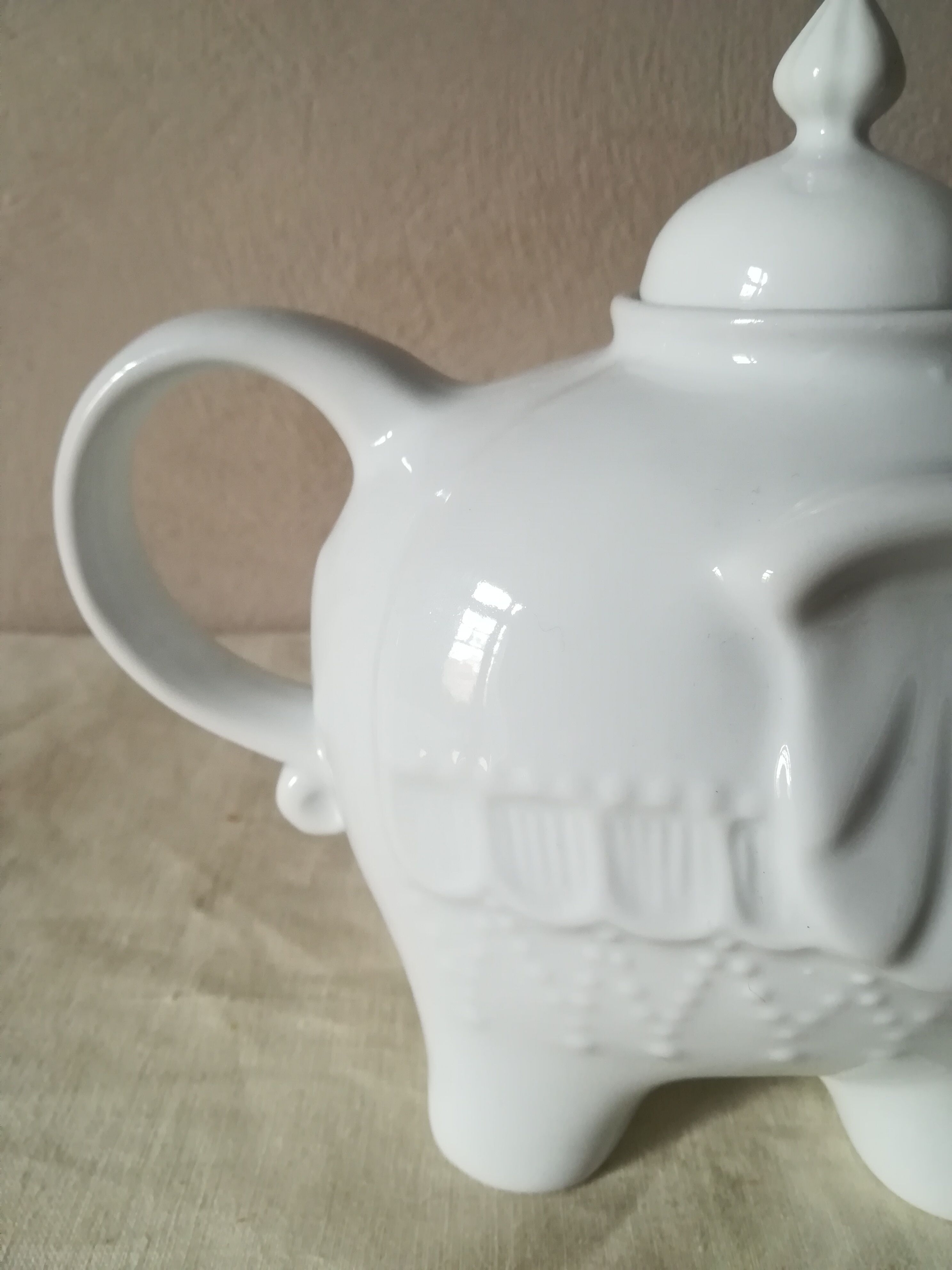 Porcelain Elephant-shaped teapot