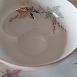 4 cups and saucers made of fine porcelain from Bavaria.