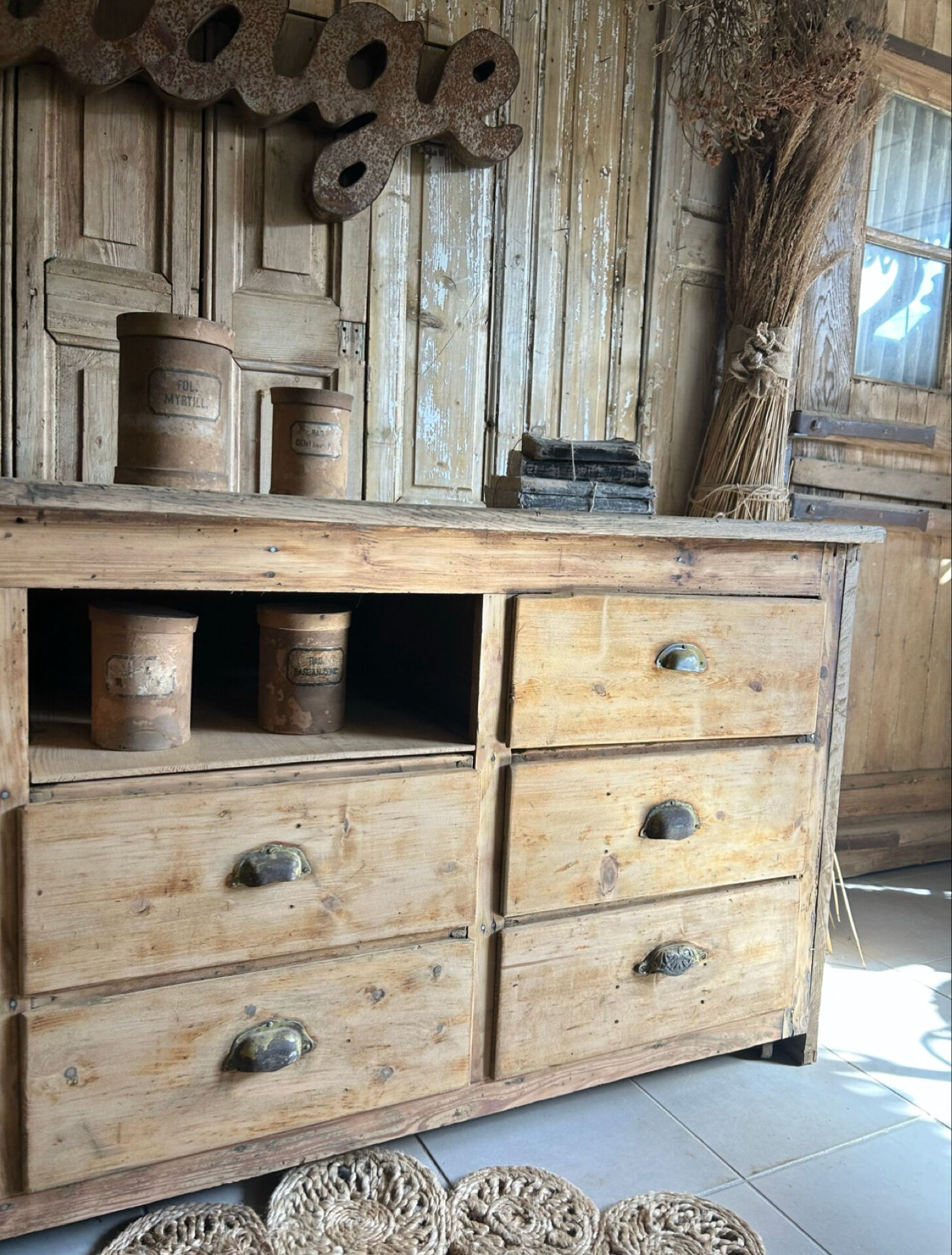 Ancien meuble de métier, comptoir