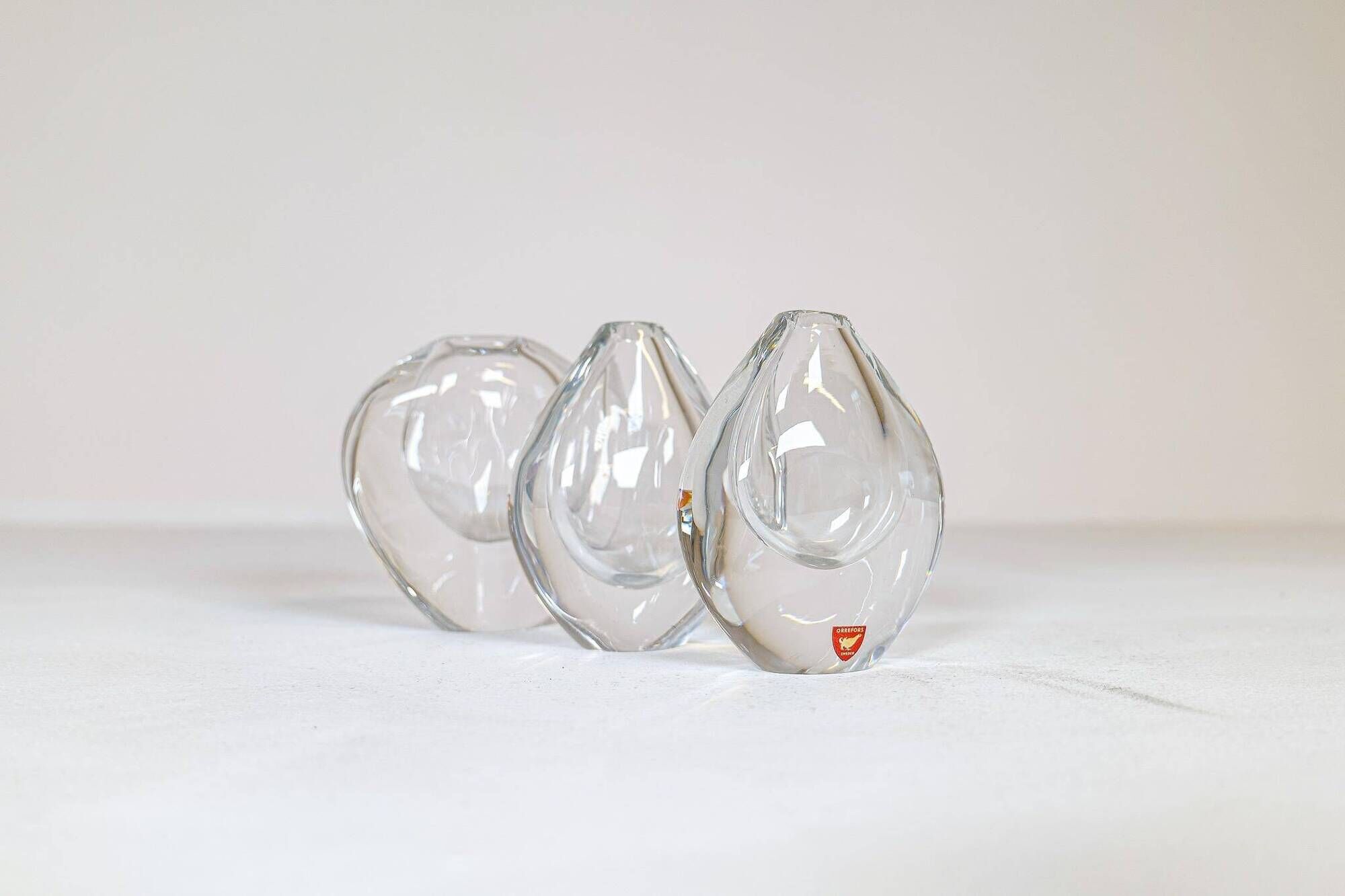 Midcentury Set of 3 Vases and Plate in Clear Crystal Glass Orrefors Sweden 1950