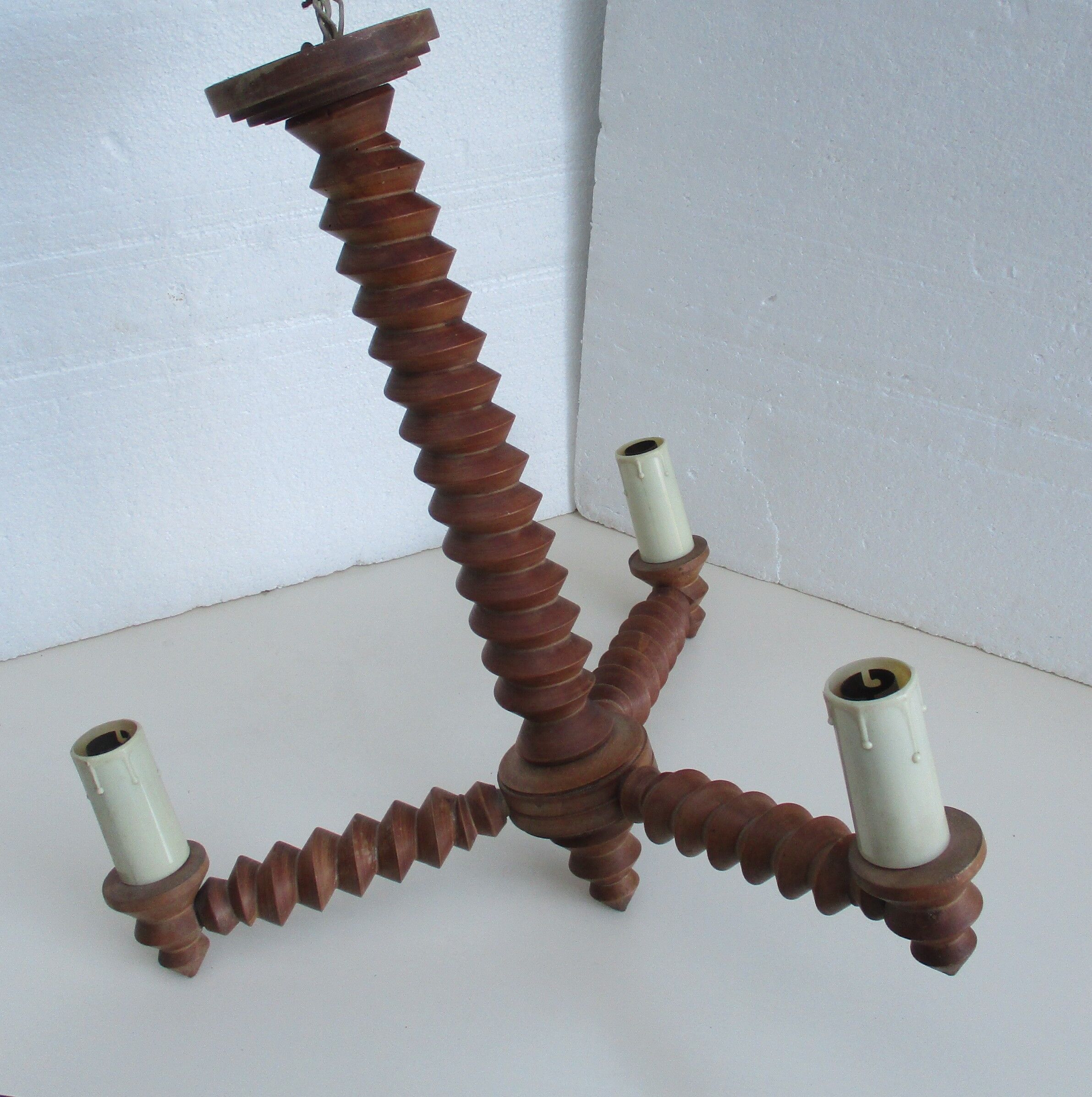 Lustre - wood applique, press screw
