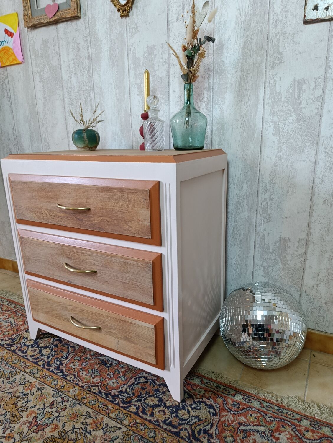 Small oak chest of drawers