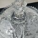Bonbonnière, drageoir en cristal de bohème, décor de motifs floraux dépolis, pointe de diamant