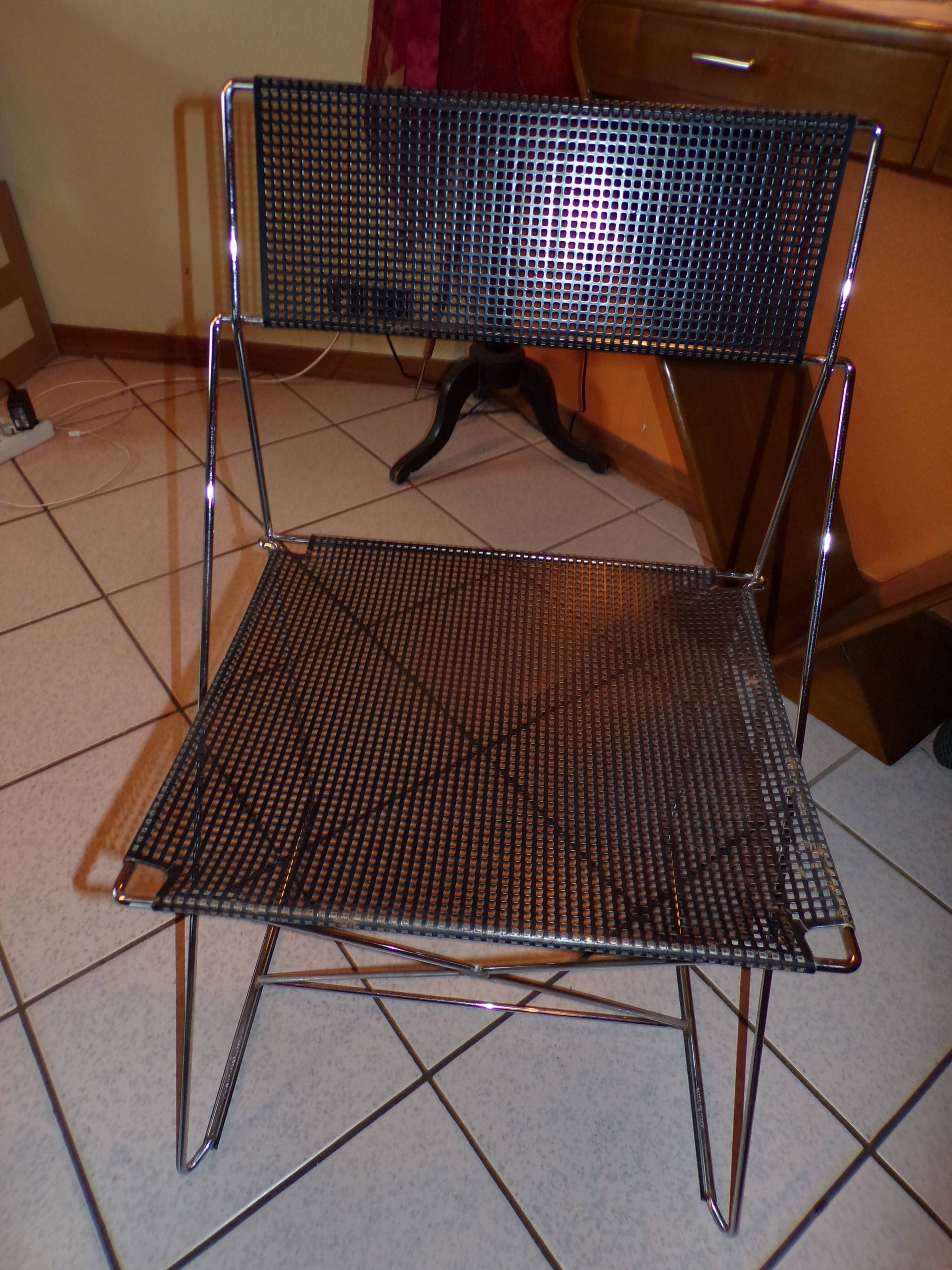 Vintage Nuova X-line chair