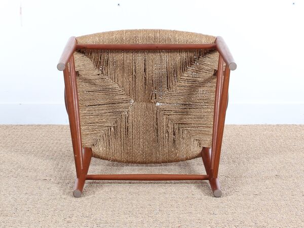 Paire de fauteuils scandinaves en teck modèle 317