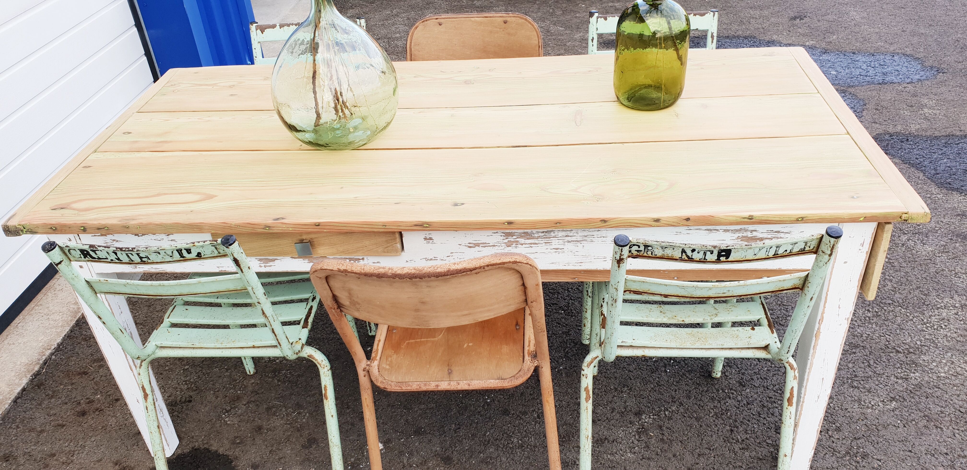 Farm table