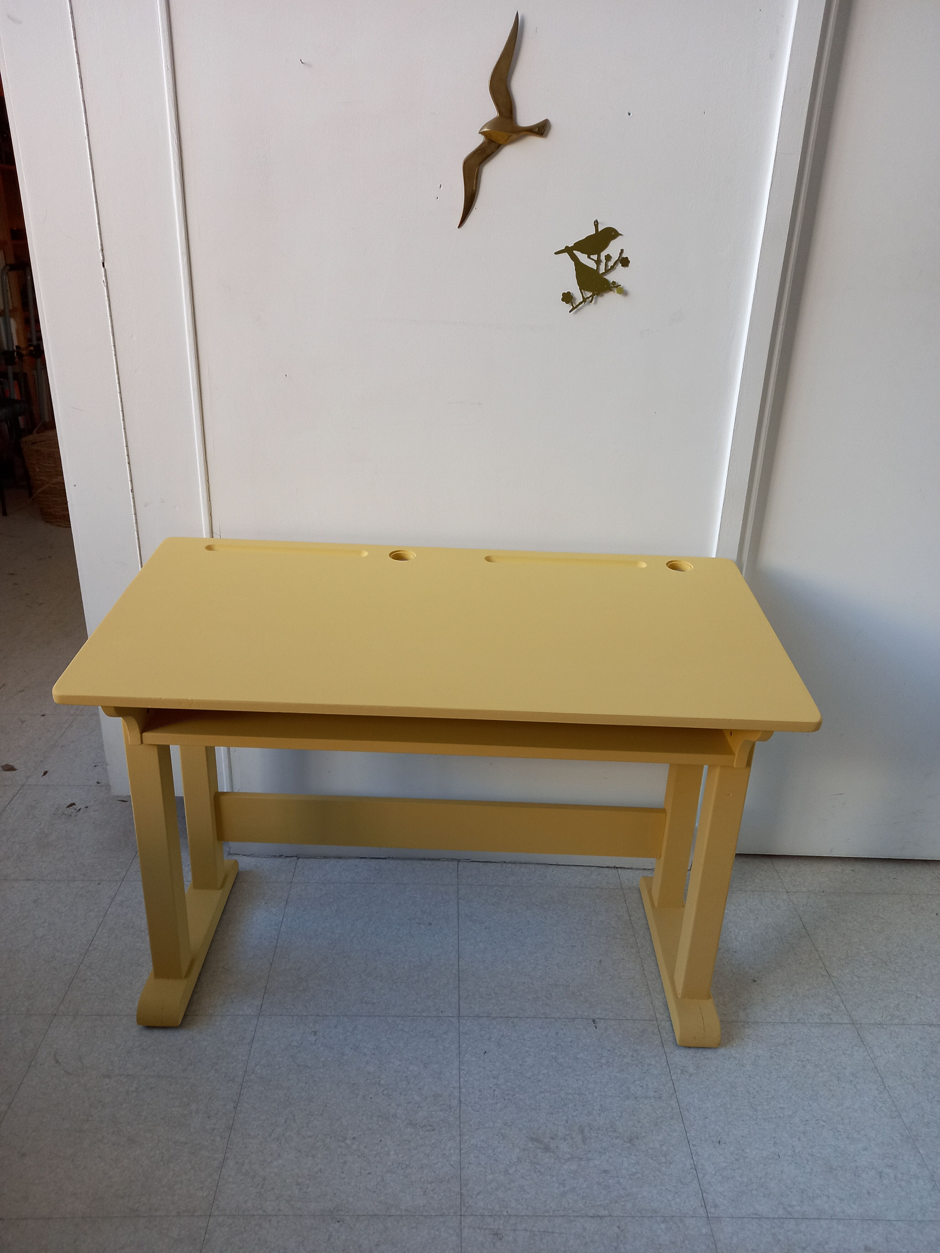 Children's desk