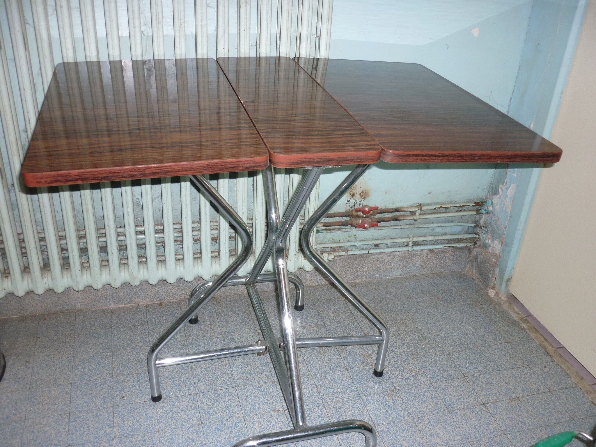 Shapeica folding kitchen table