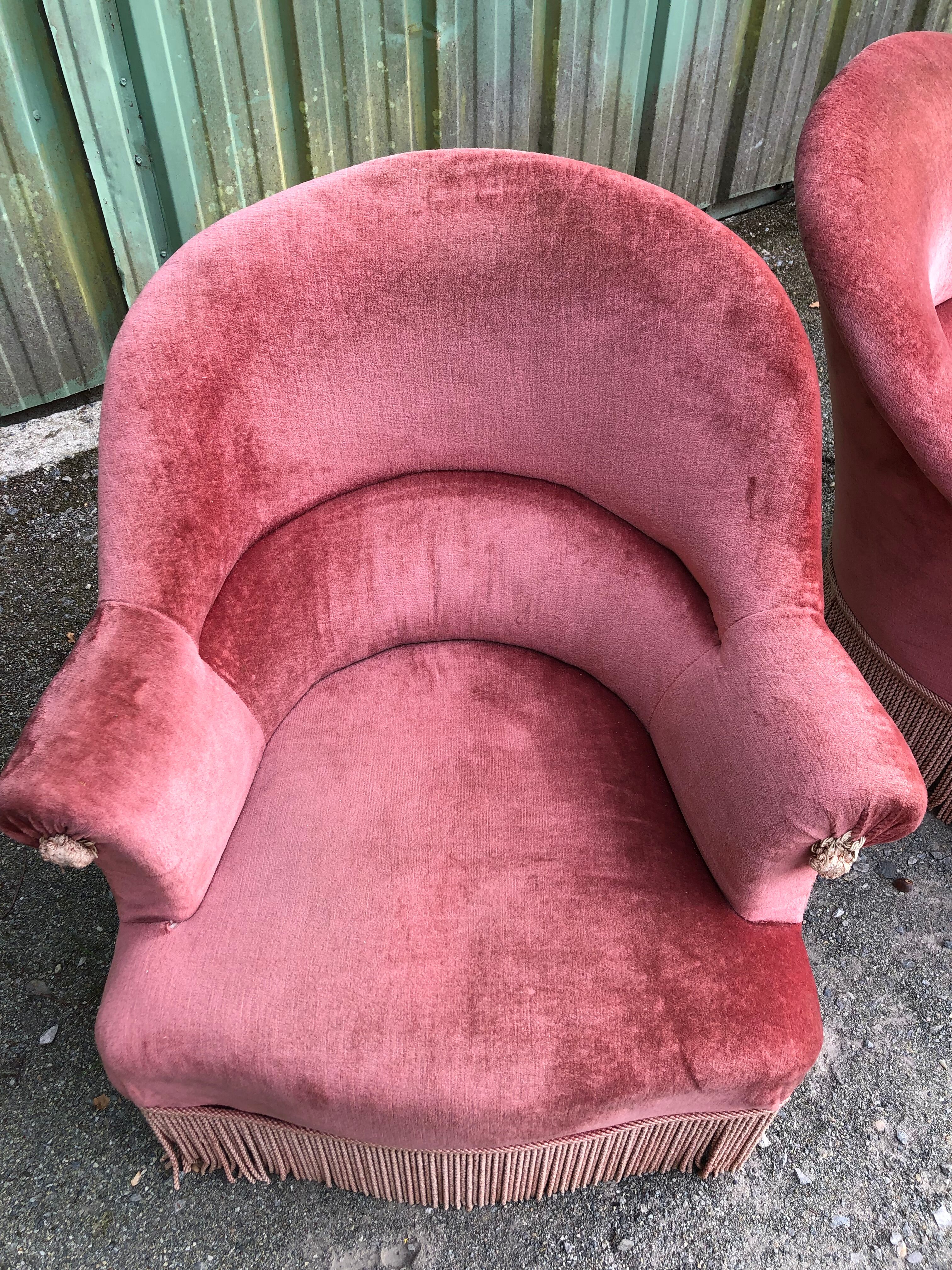 Duo de fauteuils vintage crapaud en velours saumon