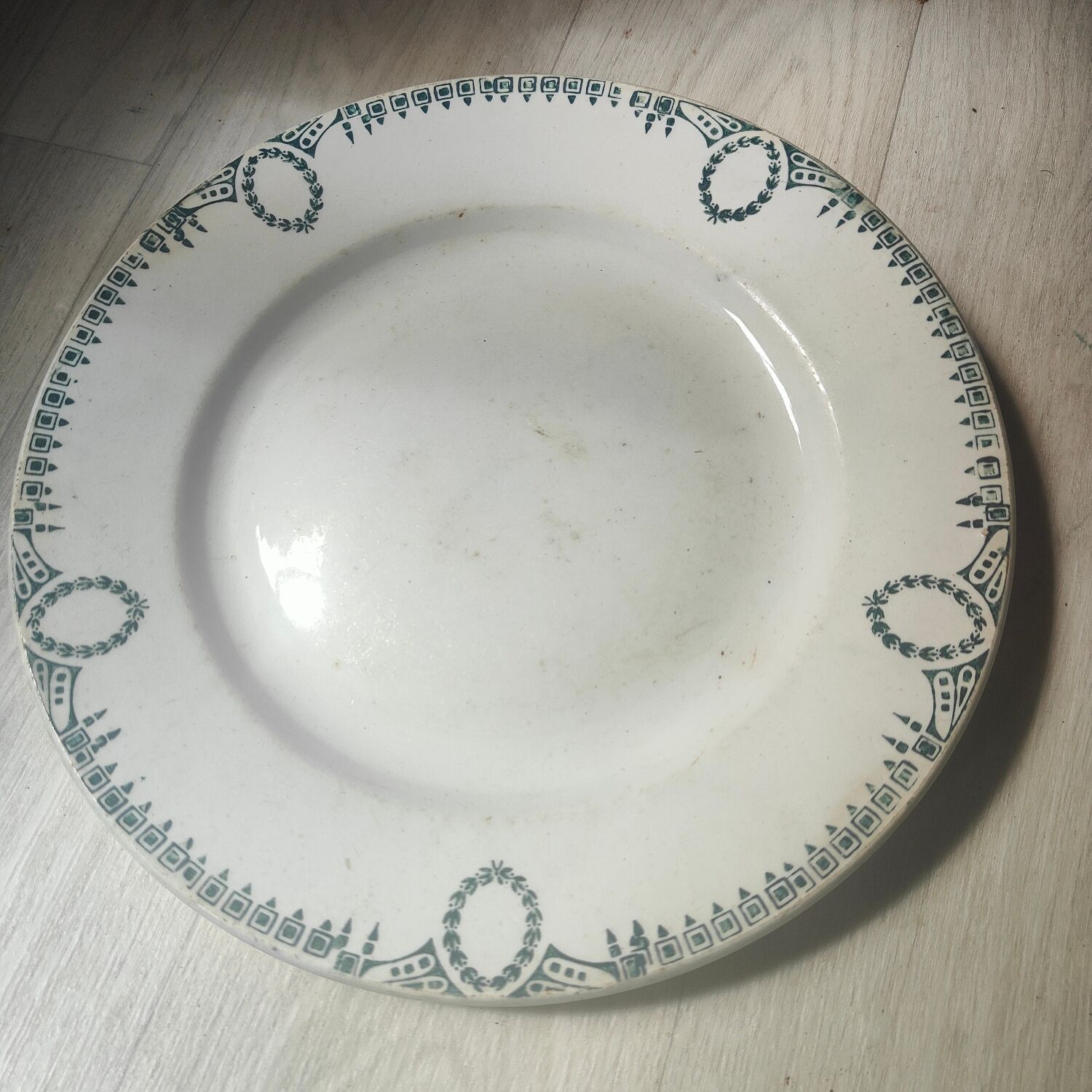 Set of 2 plates in iron earth Saint Amand