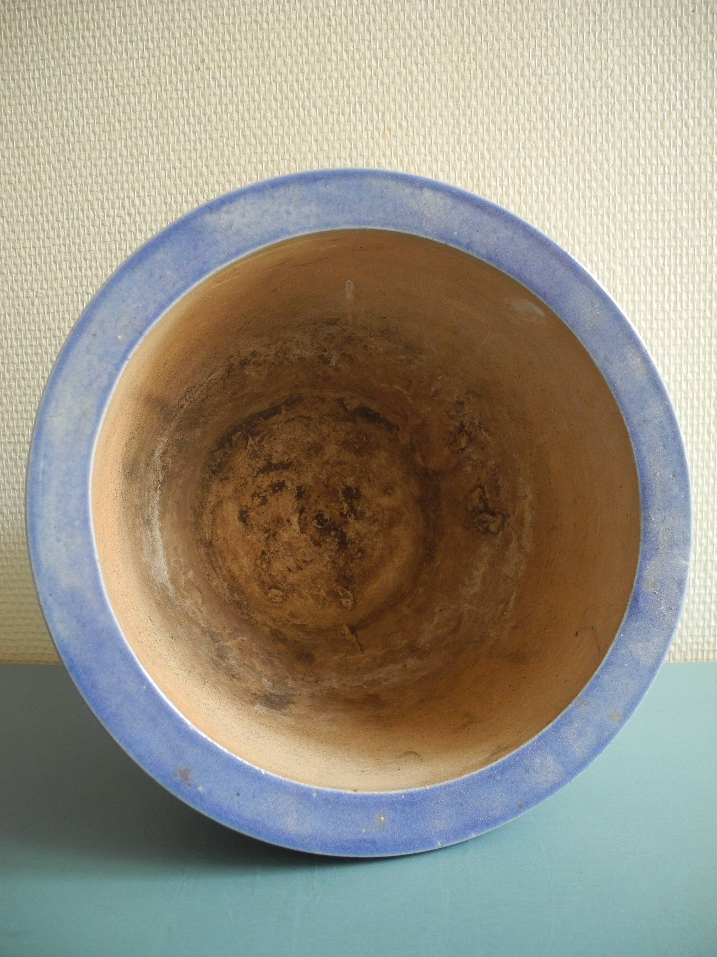 Vintage ceramic flower pot/planter