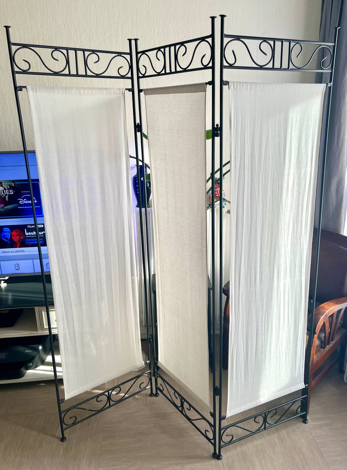 Wrought iron screen with 3 panels – very good condition