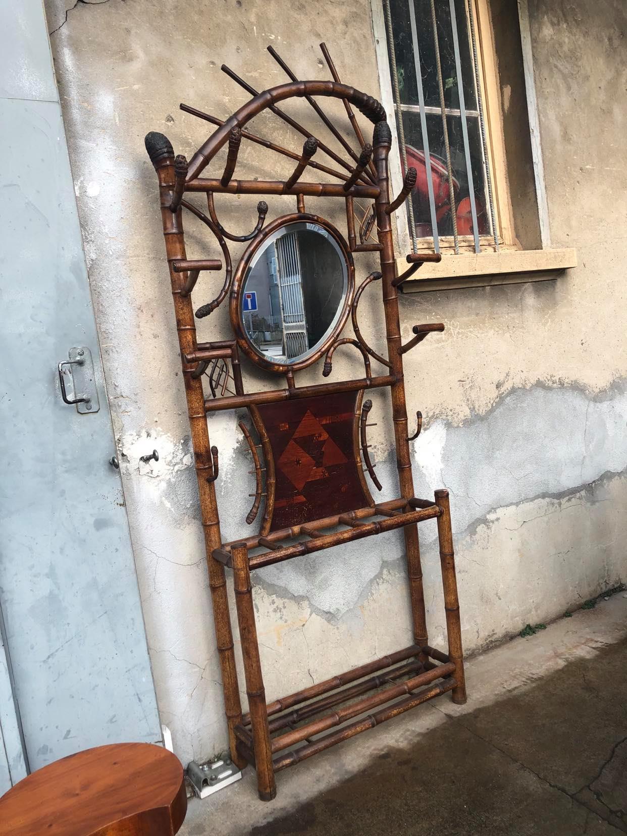 Front coat holder with 1930s bamboo patère mirror