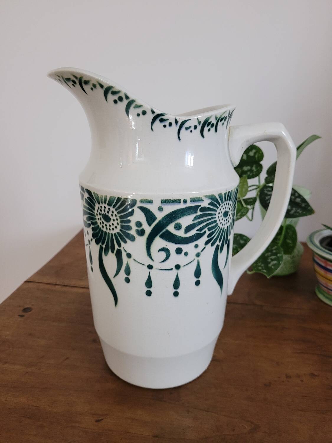 Pitcher / vase St Amand 463