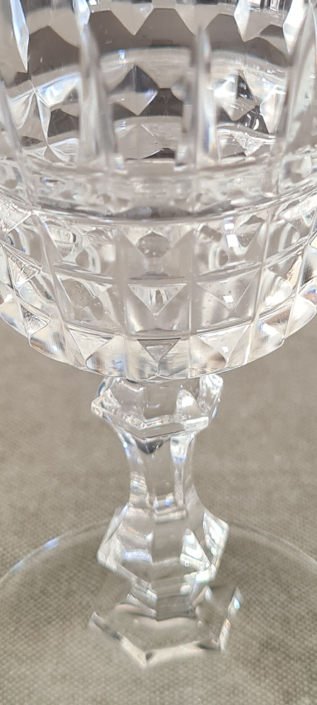 Crystal wine glasses from Arques Tuileries Villandry