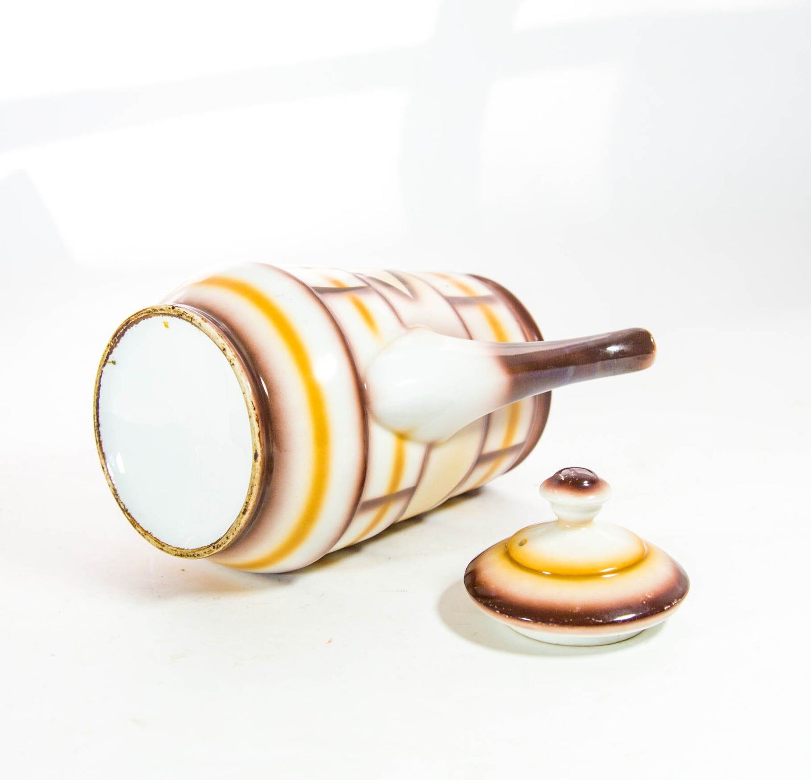 Art deco teapot spritzdekor