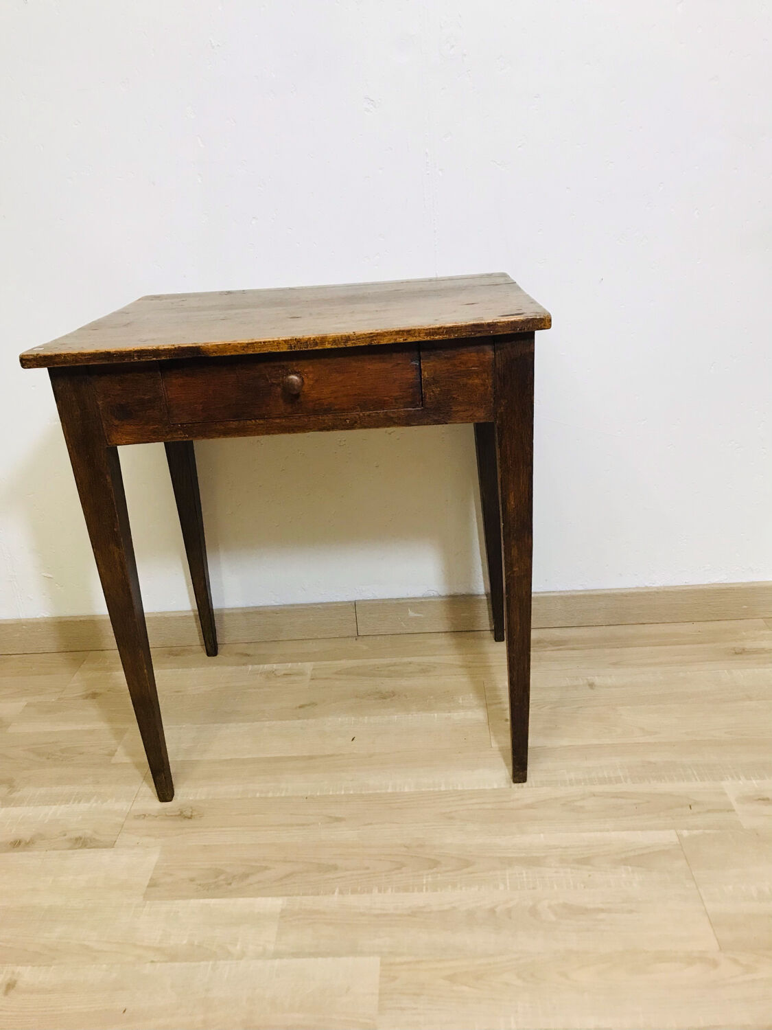 Wooden desk table