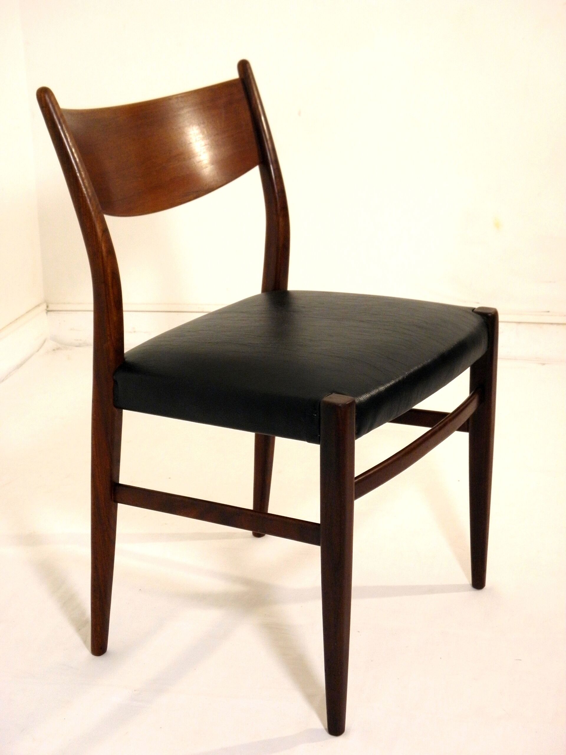 Lot of three Scandinavian teak chairs