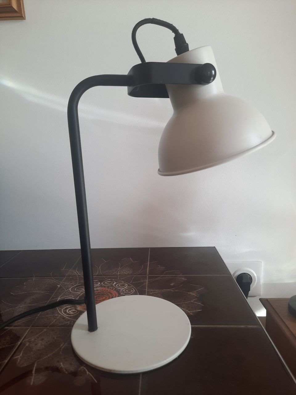 Metal desk lamp
