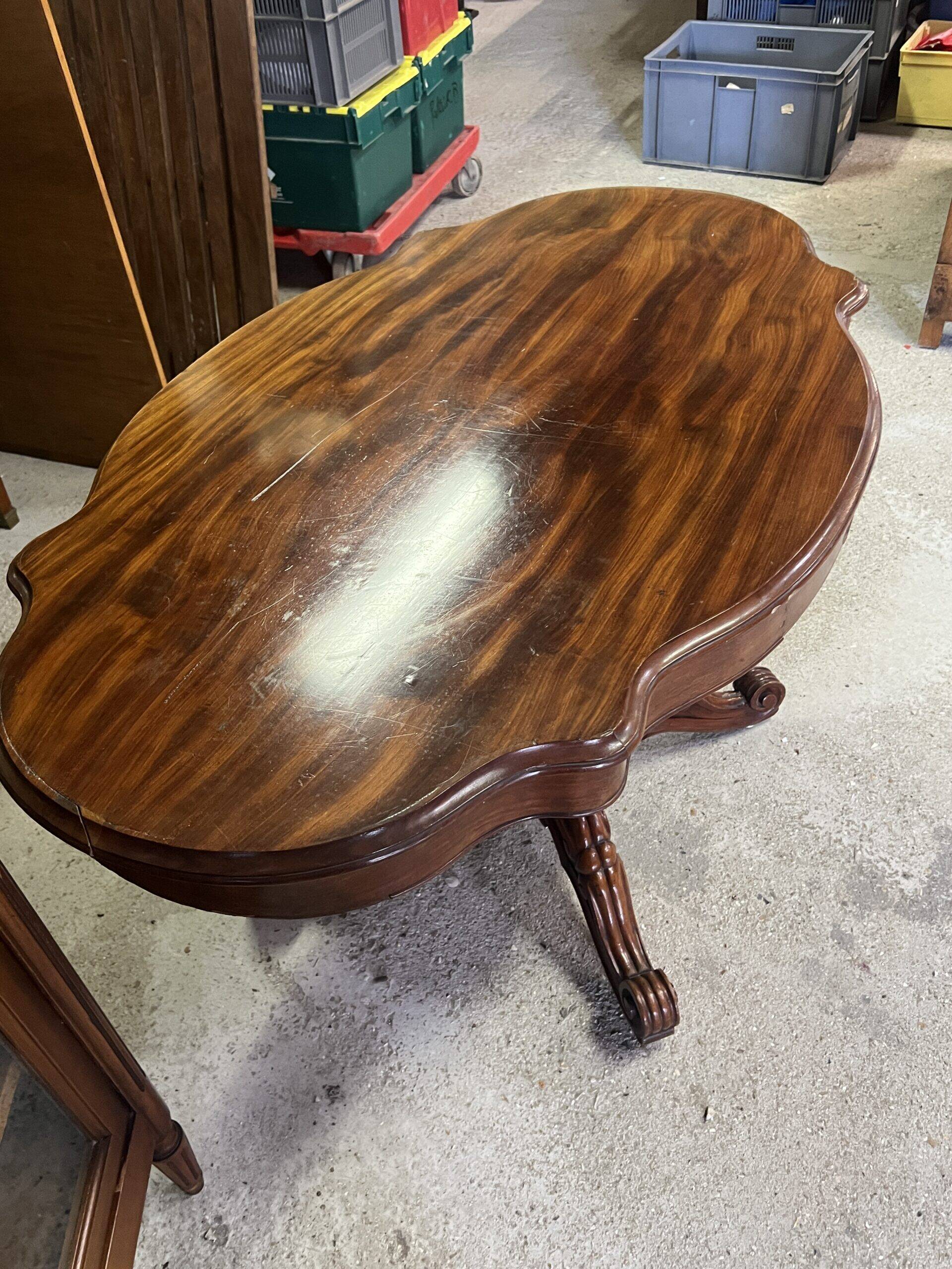 Large Louis Philippe period mahogany fiddle-shaped pedestal table, 19th century