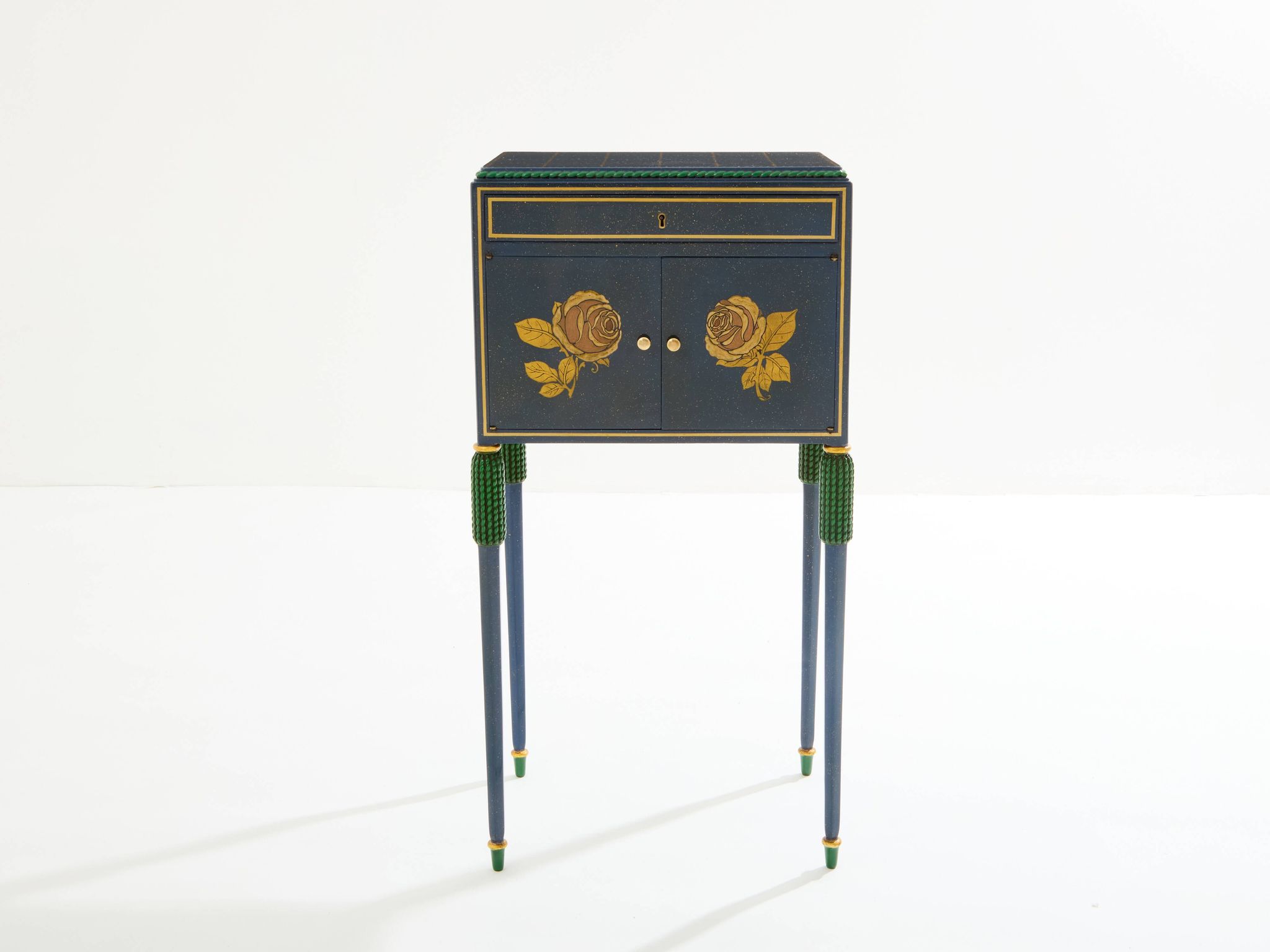 Petit meuble cabinet en hêtre peint de Paul Follot vers 1920