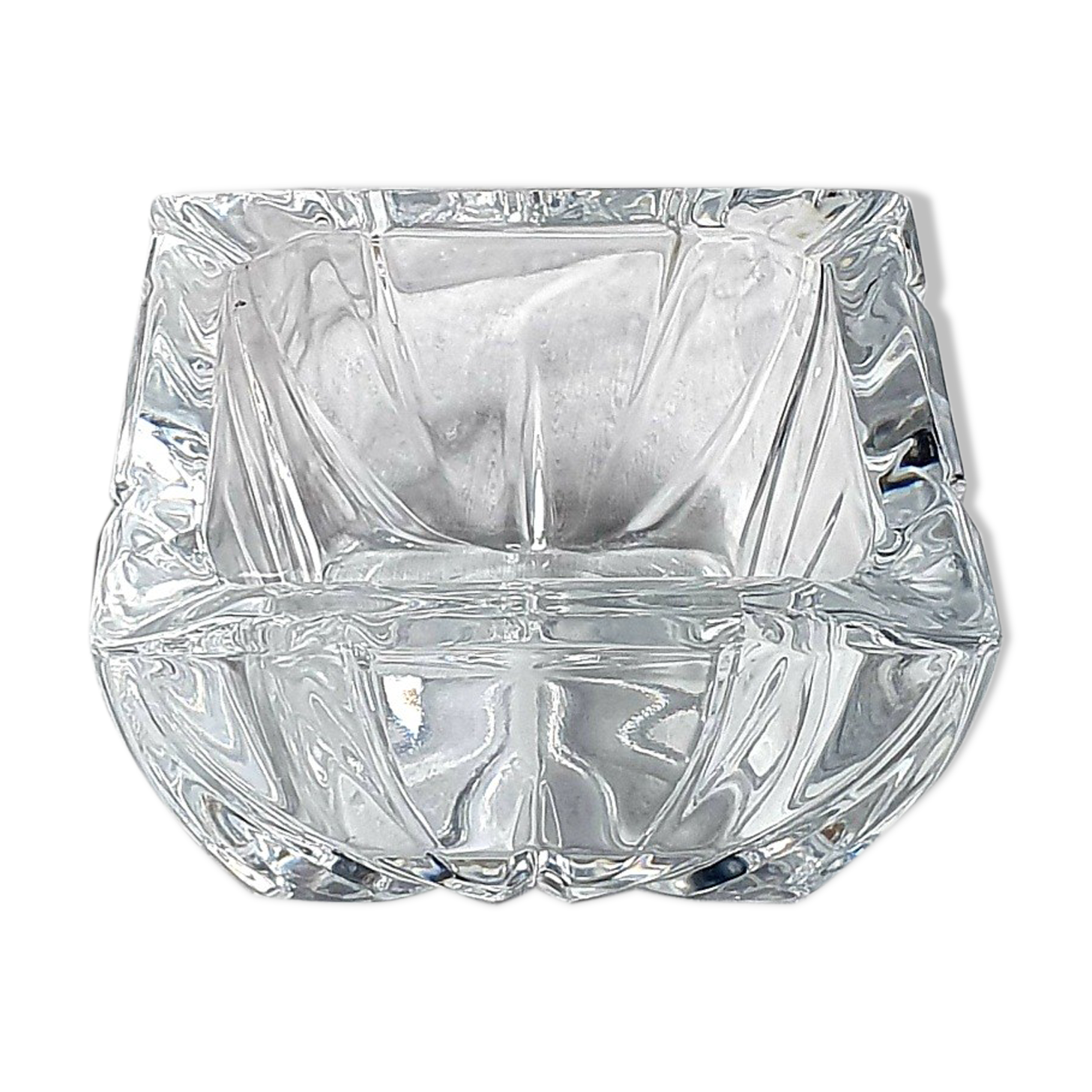 Chiseled crystal ashtray