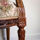 Fauteuil sculpté style Louis XVI