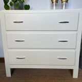 Vintage chest of drawers restored in white painted wood