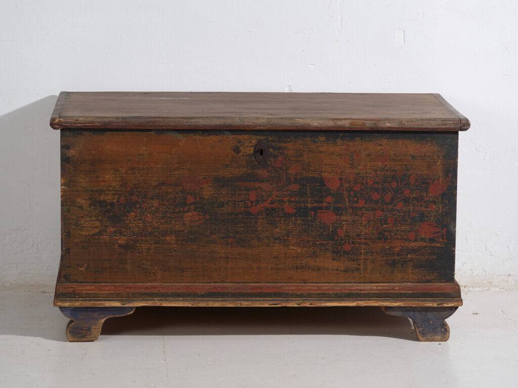 Antique folk art pine chest – Central Europe (c. 1900–1920)