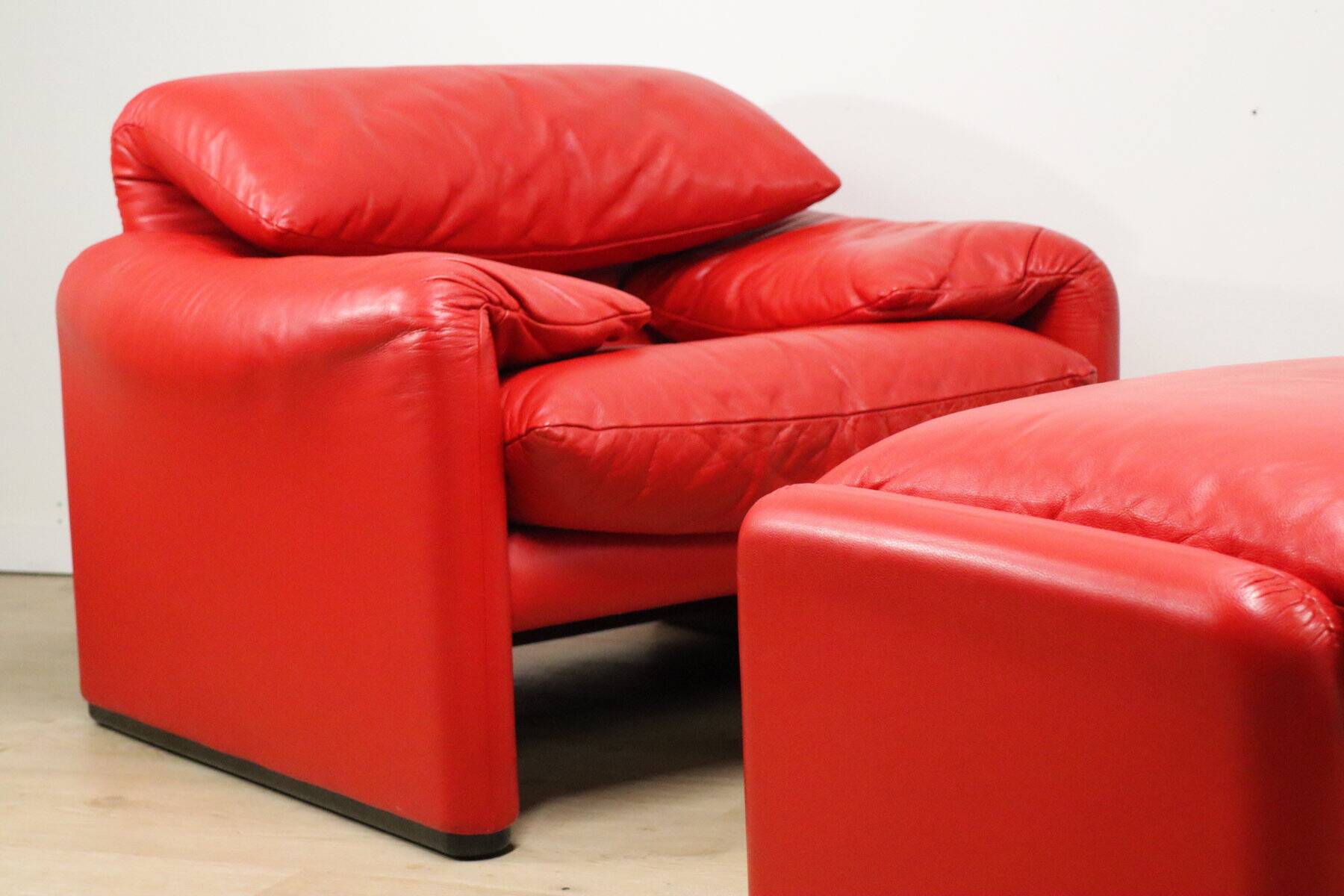 Maralunga armchair and ottoman by Vico Magistretti for Cassina