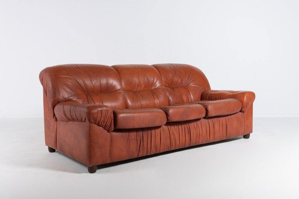 Mid-century leather sofa from the 1960s, Italy