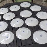 15 assiettes à dessert anciennes en faïence Petrus Regout &. Co Maastricht modèle Castillo