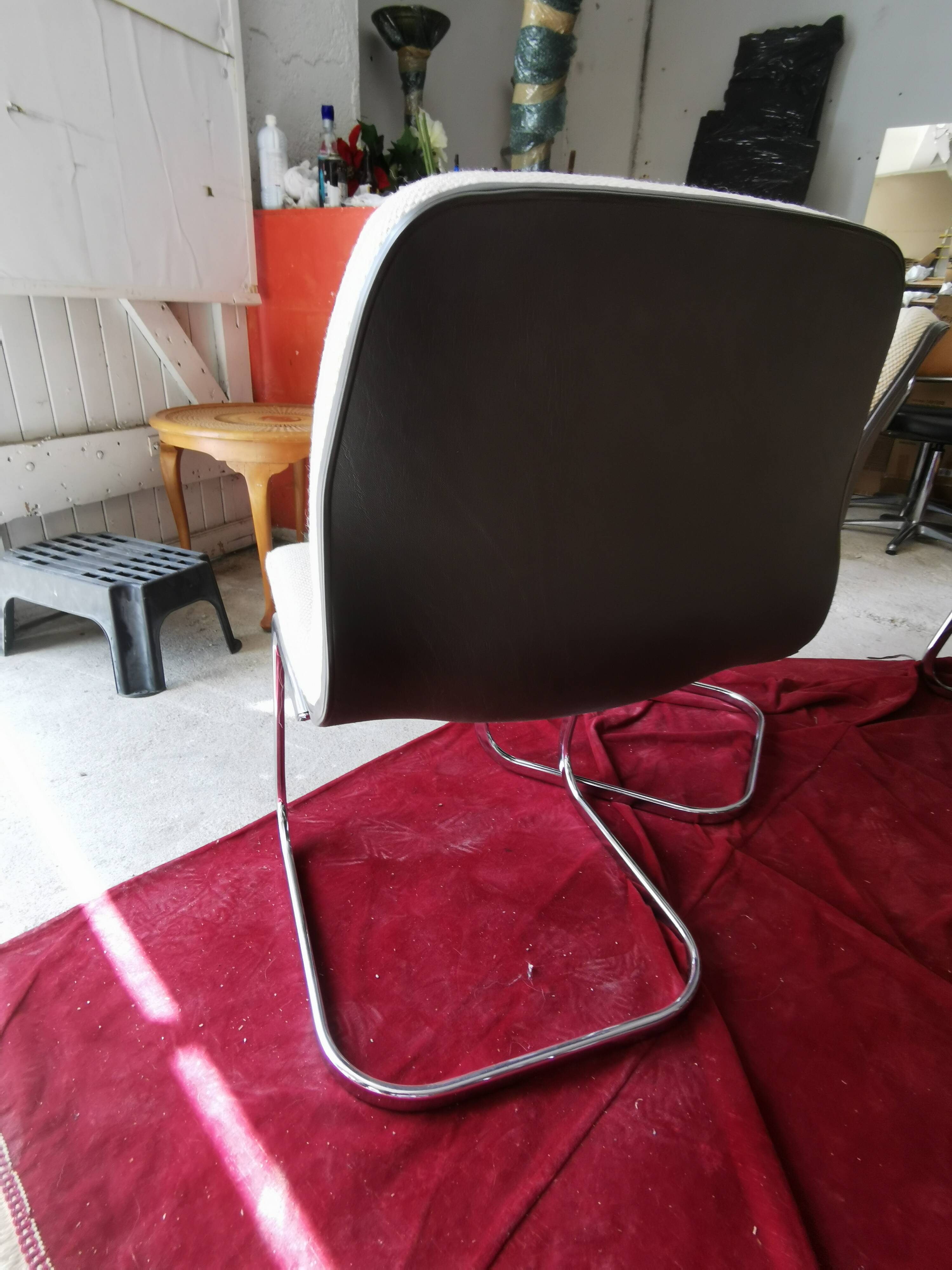 Ensemble de 6 chaises plus 1 fauteuil strafor année 70