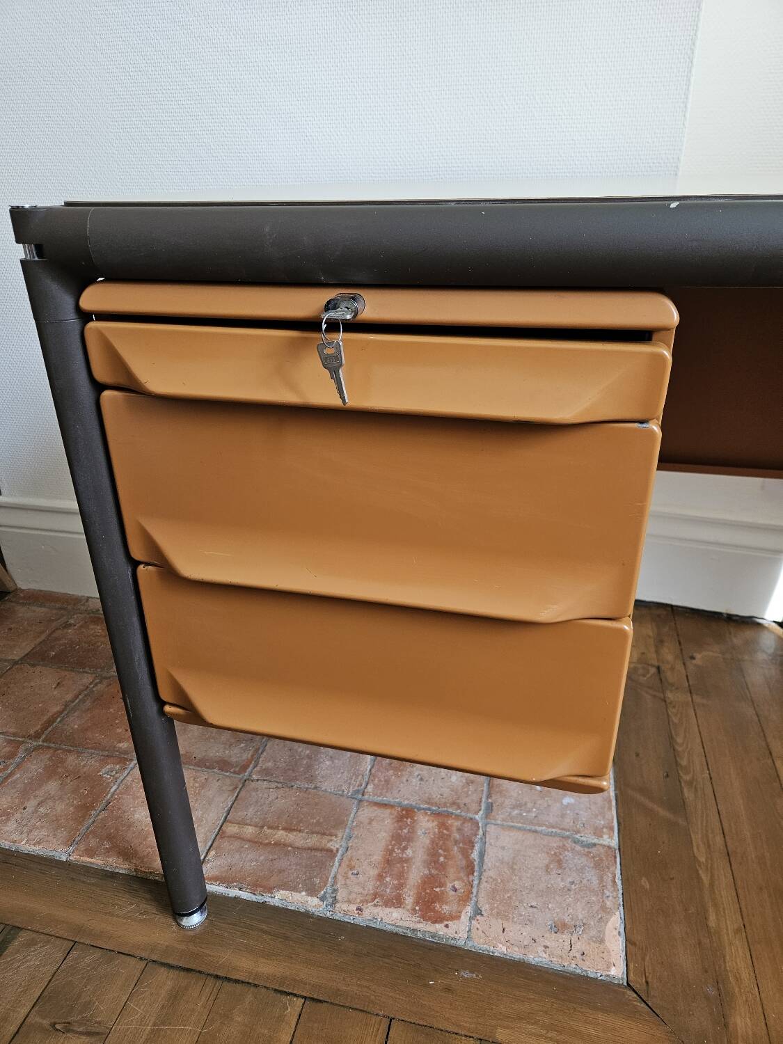 Vintage Vickers Ronéo desk