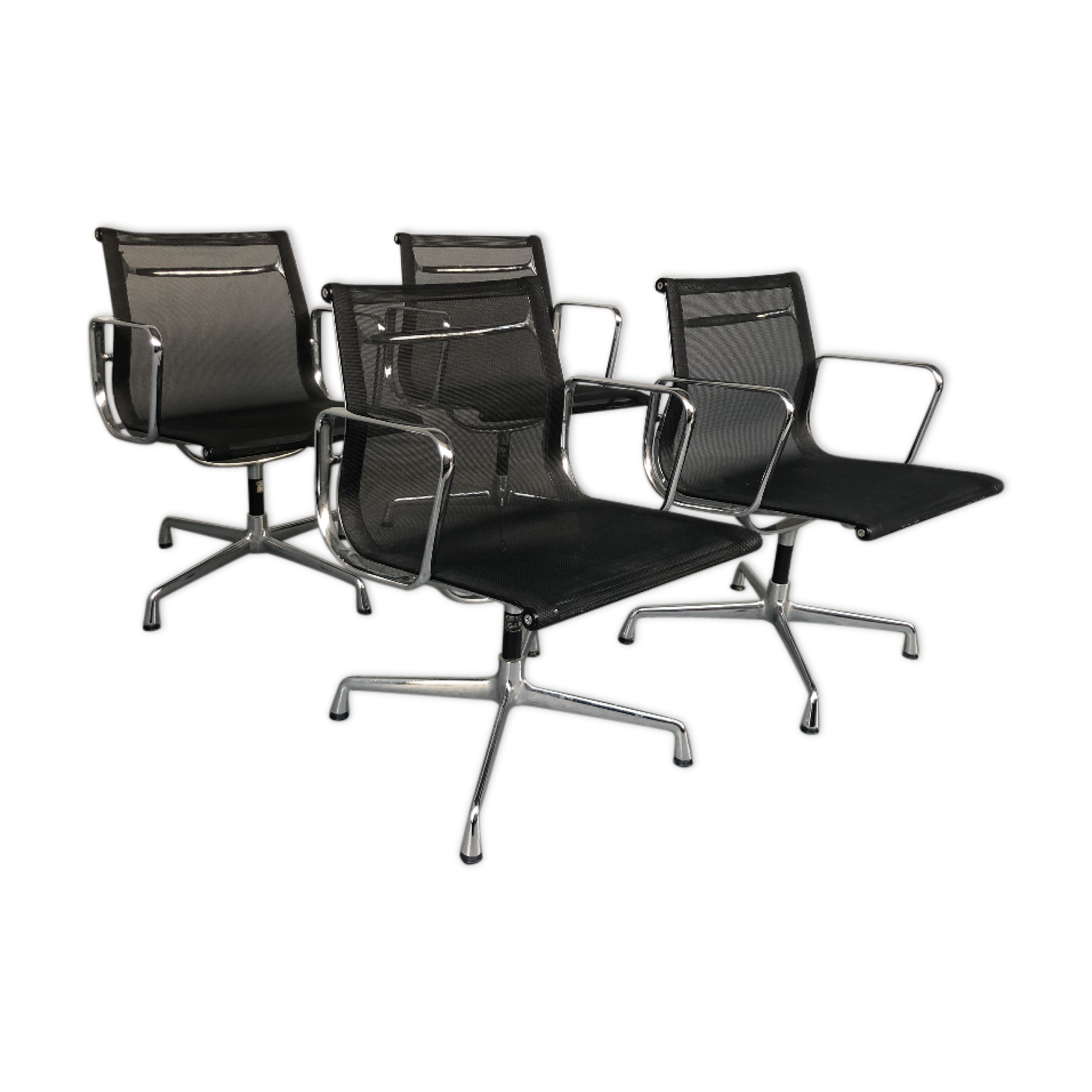 Armchairs by Charles Eames aluminium group model Vitra edition