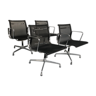 Armchairs by Charles Eames aluminium group model Vitra edition