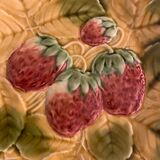 2 dessert plates in Sarreguemines fruit, strawberries and pears, early 19th century